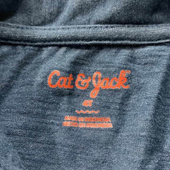 Like new! Lot of 2 Cat & Jack boys polos. Size 4T - Picture 2 of 3